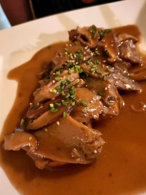 Fricando (seitan euro mushrooms and potato) at Om in Girona