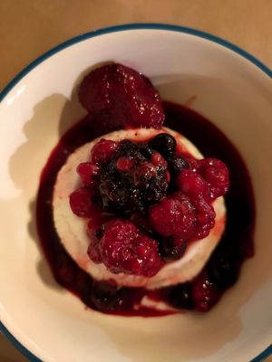 Coconut pannacotta at Om in Girona