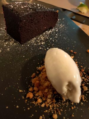 Chocolate cake at Om in Girona