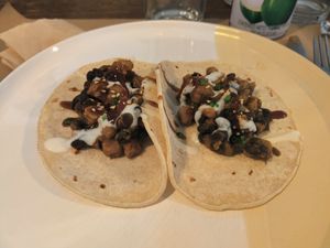 Tempeh tacos at Om in Girona