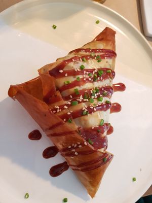 Samosa at Om in Girona