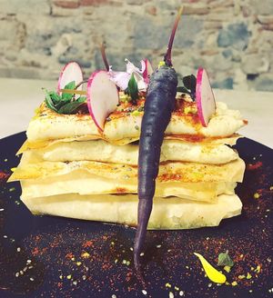 hummus at Om in Girona