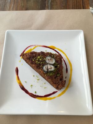 Carrot cake at Om in Girona