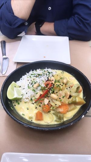 Curry Masaman at Om in Girona