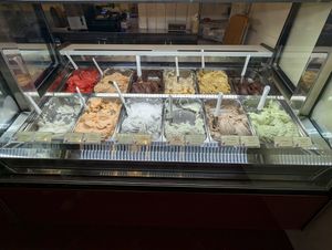 alles vegan 🤤 at Natura Gelato in Trieste
