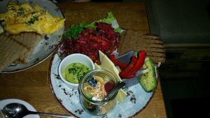 Das Lieblingsfrühstück - komplett vegan. nicht Veganer können Eier vom eigenen Hof essen.  at was wir wirklich LIEBEN in Hamburg