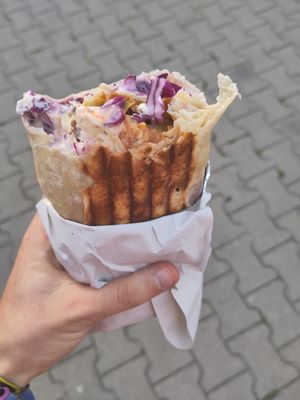 Classic kebab with garlic sauce at Nieinaczej in Katowice