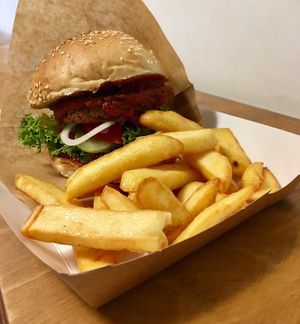 Gruby seitan with chili sause at Nieinaczej in Katowice