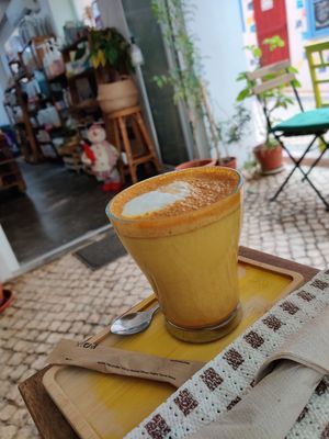 Golden milk drink at Armazem Integral in Portimao