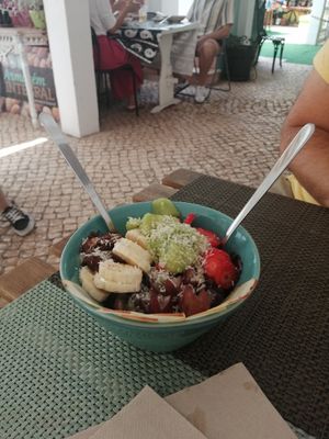 Acai com Grândola e fruta at Armazem Integral in Portimao