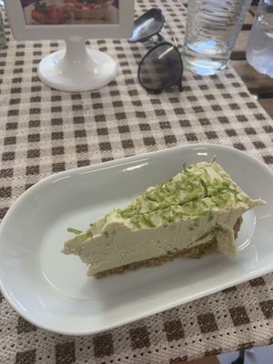 avacado and lime cheesecake at Armazem Integral in Portimao