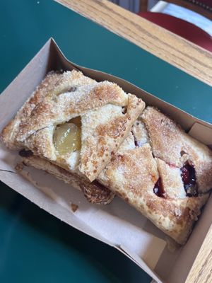 4 vegan options!   at Danish Bakery in Leavenworth