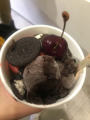 Strawberry and bitter chocolate sorbet at Full Spoon in Athens