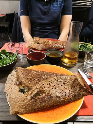 Pâte excellente, légumes sans goût at La Crêperie des Alpes in Aix-les-bains