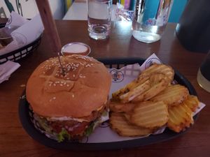 chickn burger at Huacamole Vegan Food in San Pedro