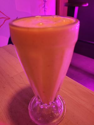 Mango Bliss smoothie at Huacamole Vegan Food in San Pedro