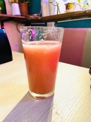 Natural guava juice 🥤   at Huacamole Vegan Food in San Pedro