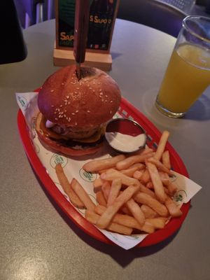 Onion Rings burger at Huacamole Vegan Food in San Pedro