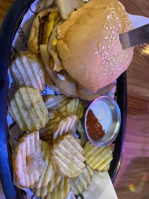 Burger with Chips (bad juju knife)  at Huacamole Vegan Food in San Pedro