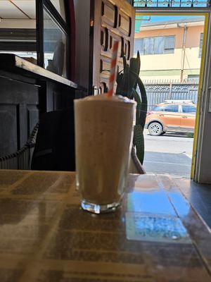 Smoothie at Huacamole Vegan Food in San Pedro