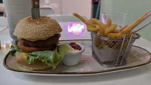 Crispy chicken sandwich at Huacamole Vegan Food in San Pedro