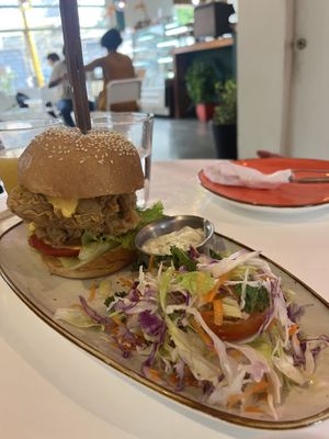 Chipotle oyster burger   at Huacamole Vegan Food in San Pedro