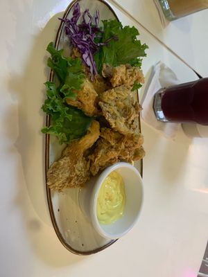 Frittierte Austern Pilze 🍄‍🟫   at Huacamole Vegan Food in San Pedro
