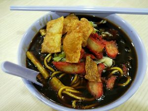 卤面。 at Ji Ling Vegetarian 吉淩素食 in North Singapore