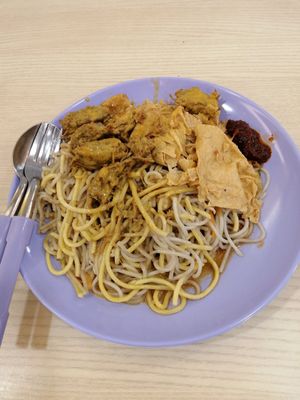 Hokkien noodle with vegetarian mock meat at Ji Ling Vegetarian 吉淩素食 in North Singapore