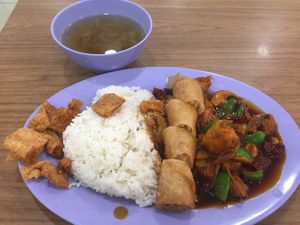 Lion Mane Mushroom Rice in Gong Bao Sauce with fried spring roll added at Ji Ling Vegetarian 吉淩素食 in North Singapore