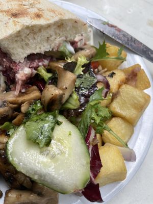 Vegan burger and garlic mushrooms  at La Mar de Vins in Mallorca