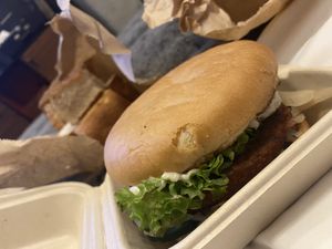 🍔  at Mr. & Mrs. Watson in Amsterdam