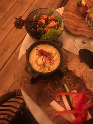 vegan cheeze fondue at Mr. & Mrs. Watson in Amsterdam