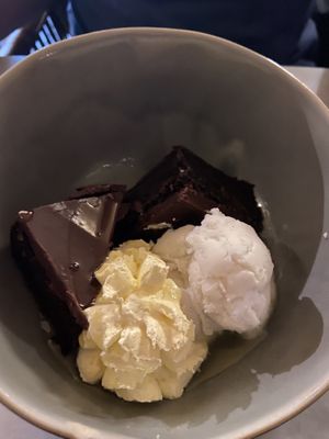 Brownie with vanilla icecream and whipped cream (yummy!) at Mr. & Mrs. Watson in Amsterdam