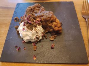 Tarta de manzana at Mr. & Mrs. Watson in Amsterdam