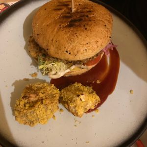 burger at Mr. & Mrs. Watson in Amsterdam