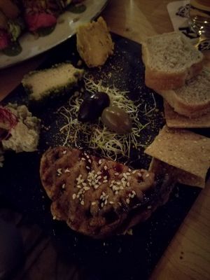 vegan cheese plate at Mr. & Mrs. Watson in Amsterdam