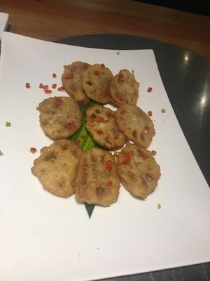 Fried Lotus roots at Zǎozǐ Shù - Vegetarian Life Style - Gubeii in Shanghai
