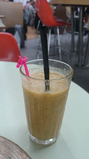 Smoothie at LHR - Giraffe - T5 in West London