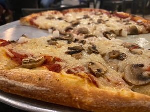 vegan pizza at Mad Batter Food & Film in Sylva