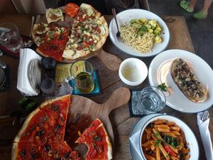 Vegan yummies at Blackbeach in Ubud