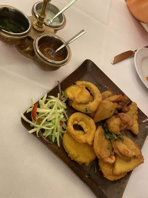 vegan appetizer (except yogurt sauce) at Indian Palace in Limburg