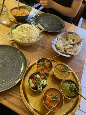 + Rice and naan I shared with a friendd  at Indian Palace in Limburg