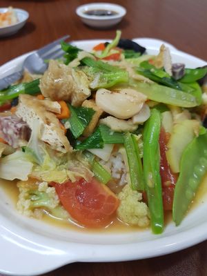 Chop Suey at Soe Pyi Swar Vegetarian Centre 斋全素食餐室 in Yangon