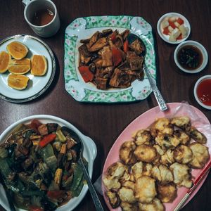 7000k worth of food. at Soe Pyi Swar Vegetarian Centre 斋全素食餐室 in Yangon