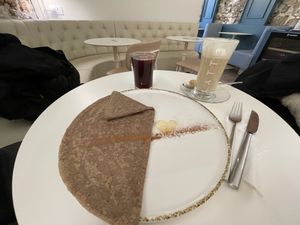 Crêpes Zimt & Zucker mit Glühwein & Chai Latte at Gelateria La Favolosa in Thun