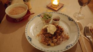 Curry plate w Soy spiced chai latte at Tofu Room Dy's in Tokyo