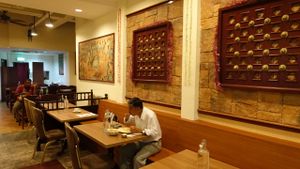 interior decor and layout at Madras Woodland Ganga in Central Singapore