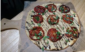 Flatbread at Mani Mani in Taipei