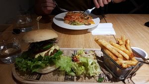 Avacado burger at Mani Mani in Taipei